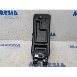 Renault - Megane - Armrest