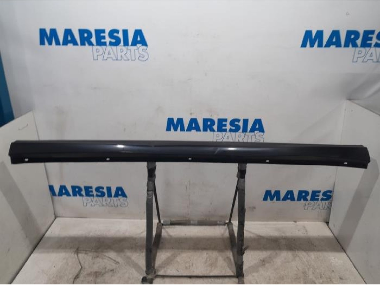 Fiat - Punto - Side skirt, left