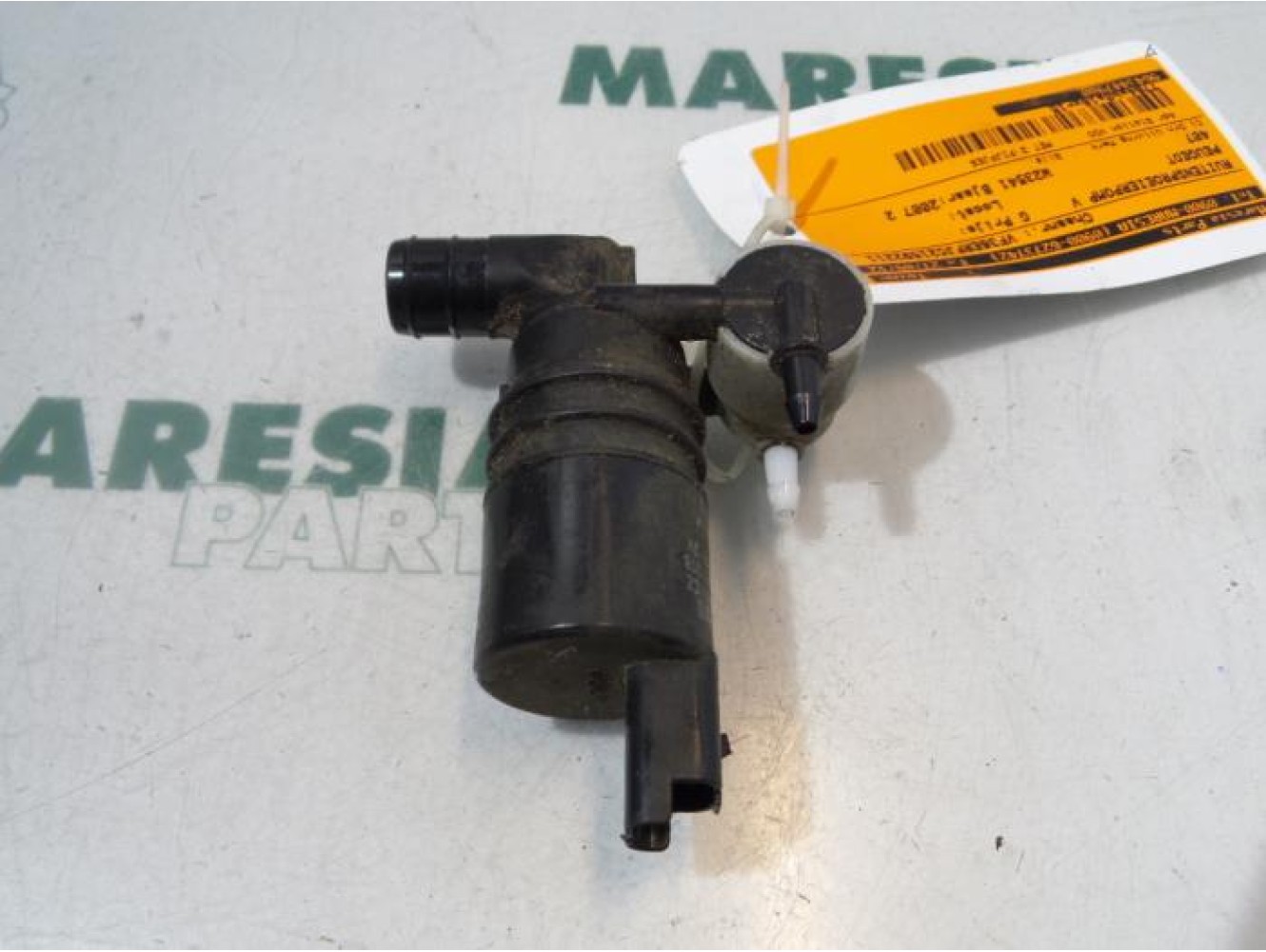Peugeot - 407 - Windscreen washer pump