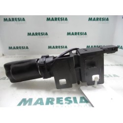 Renault - Vel Satis - Tailgate lock mechanism