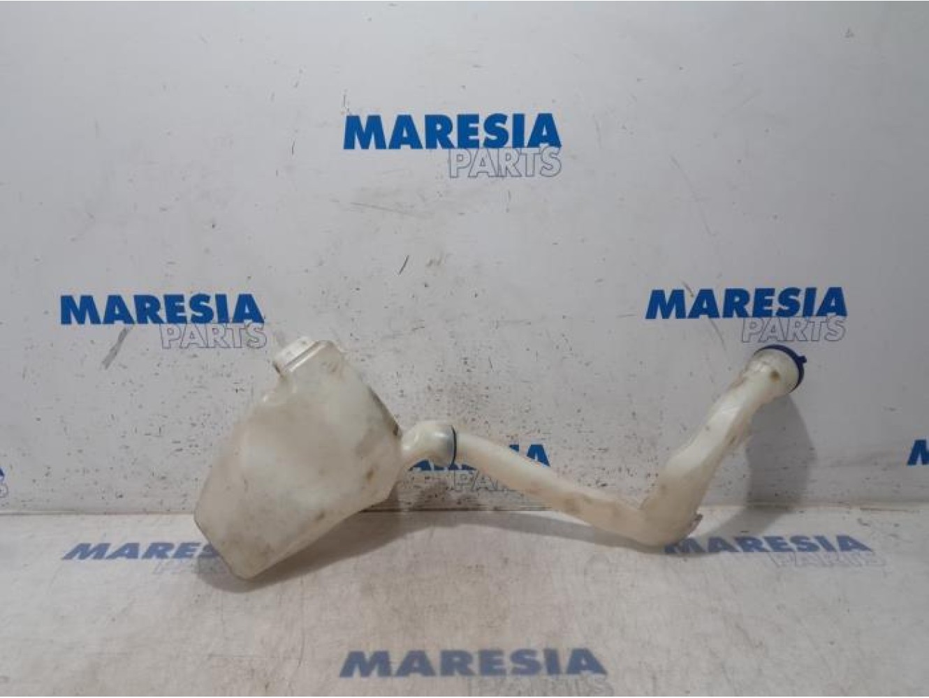 Citroen - C3 - Front windscreen washer reservoir