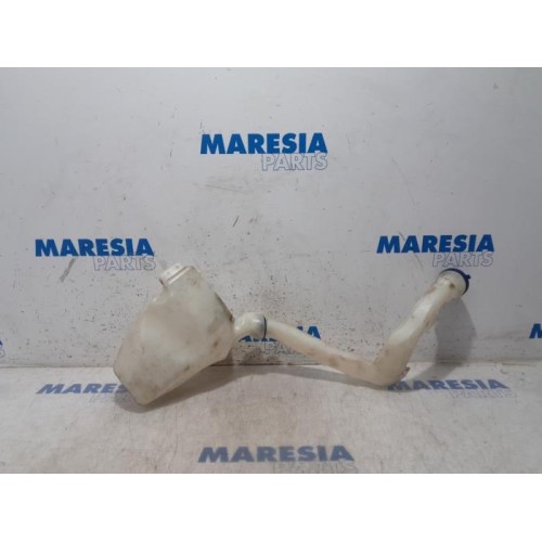 Citroen - C3 - Front windscreen washer reservoir