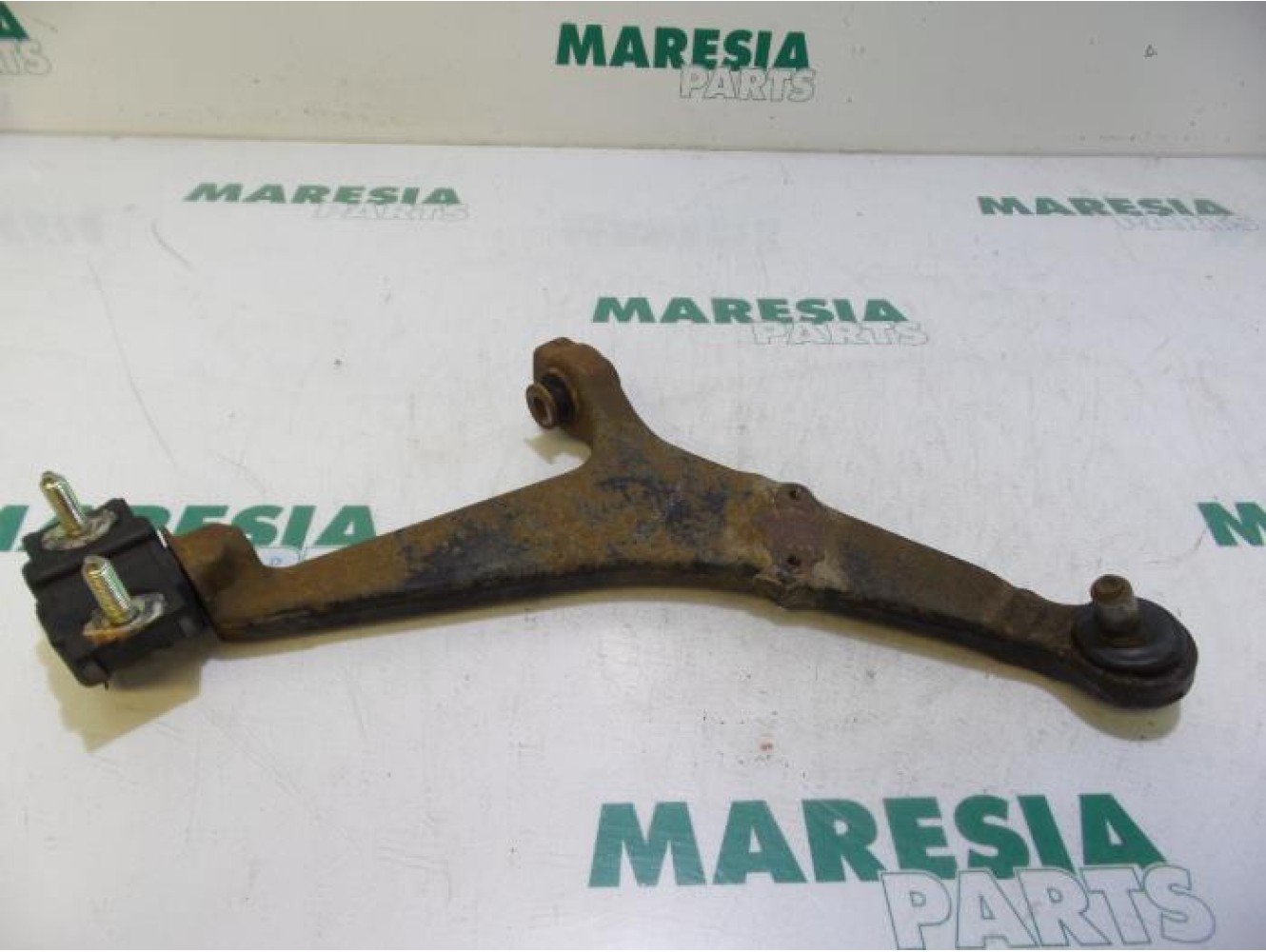 Peugeot - 106 - Querlenker unten rechts vorne
