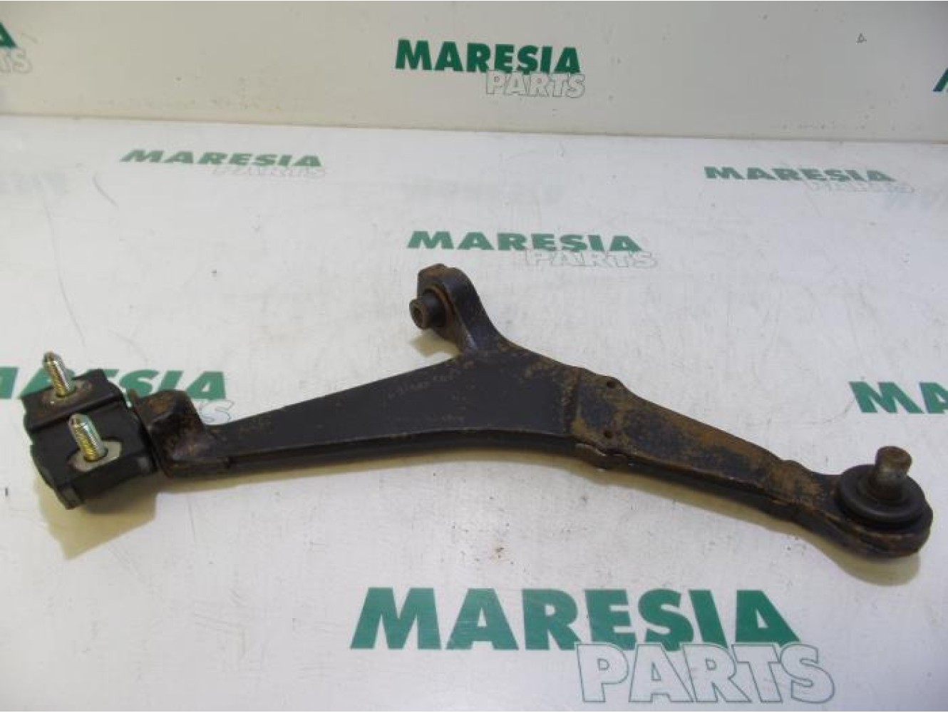 Peugeot - 106 - Querlenker unten rechts vorne
