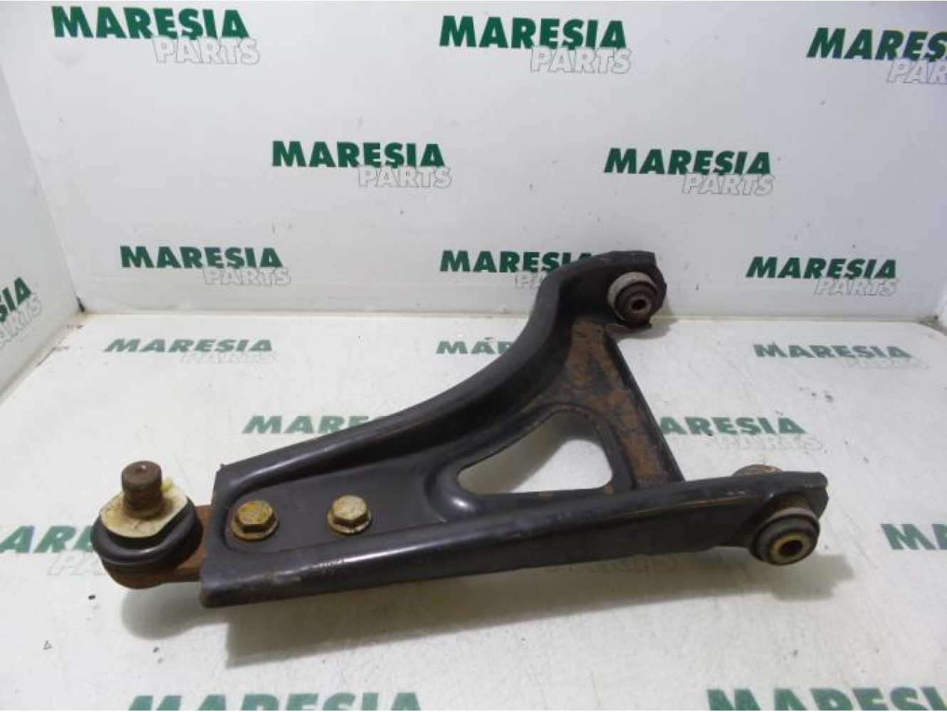 Renault - Twingo - Front lower wishbone, right
