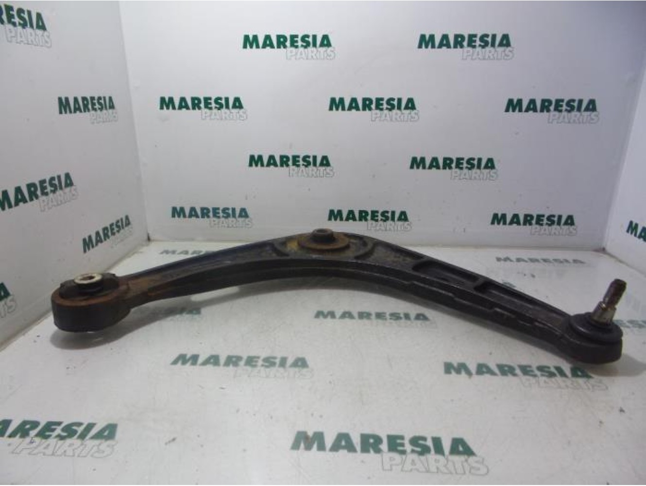 Renault - Laguna - Front lower wishbone, right
