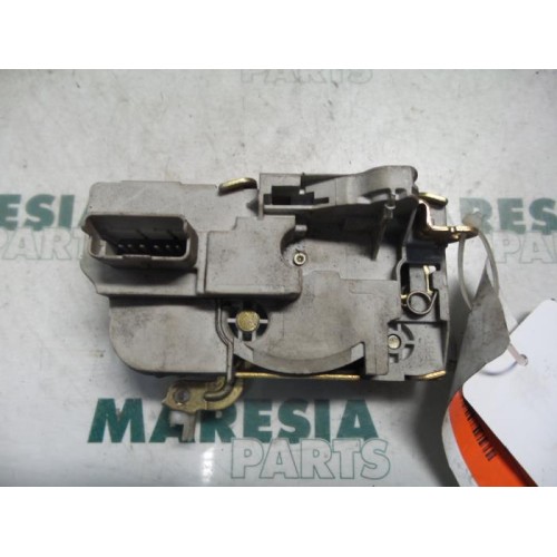 Citroen - C5 - Front door lock mechanism 4-door, right