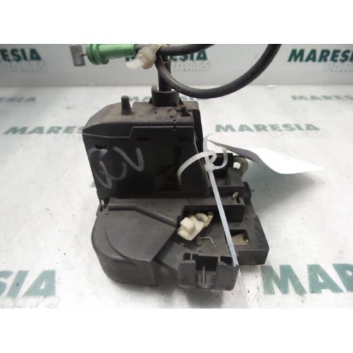 Renault - Megane - Front door lock mechanism 4-door, right