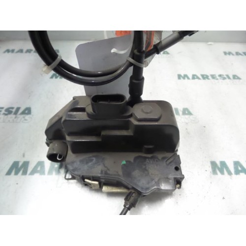 Renault - Megane - Front door lock mechanism 4-door, right