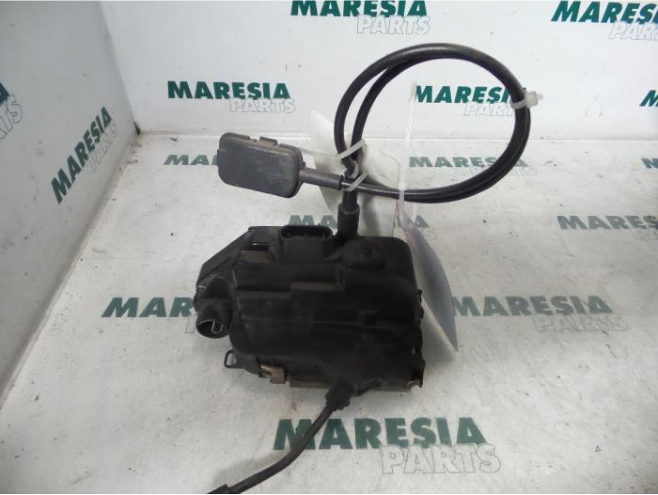 Renault - Megane Scenic - Front door lock mechanism 4-door, right