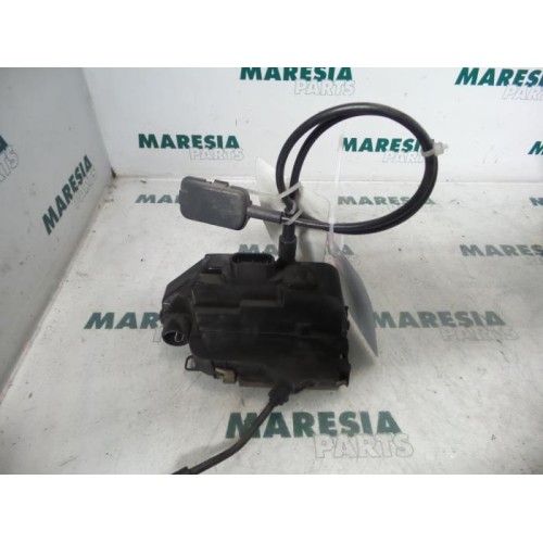 Renault - Megane Scenic - Front door lock mechanism 4-door, right