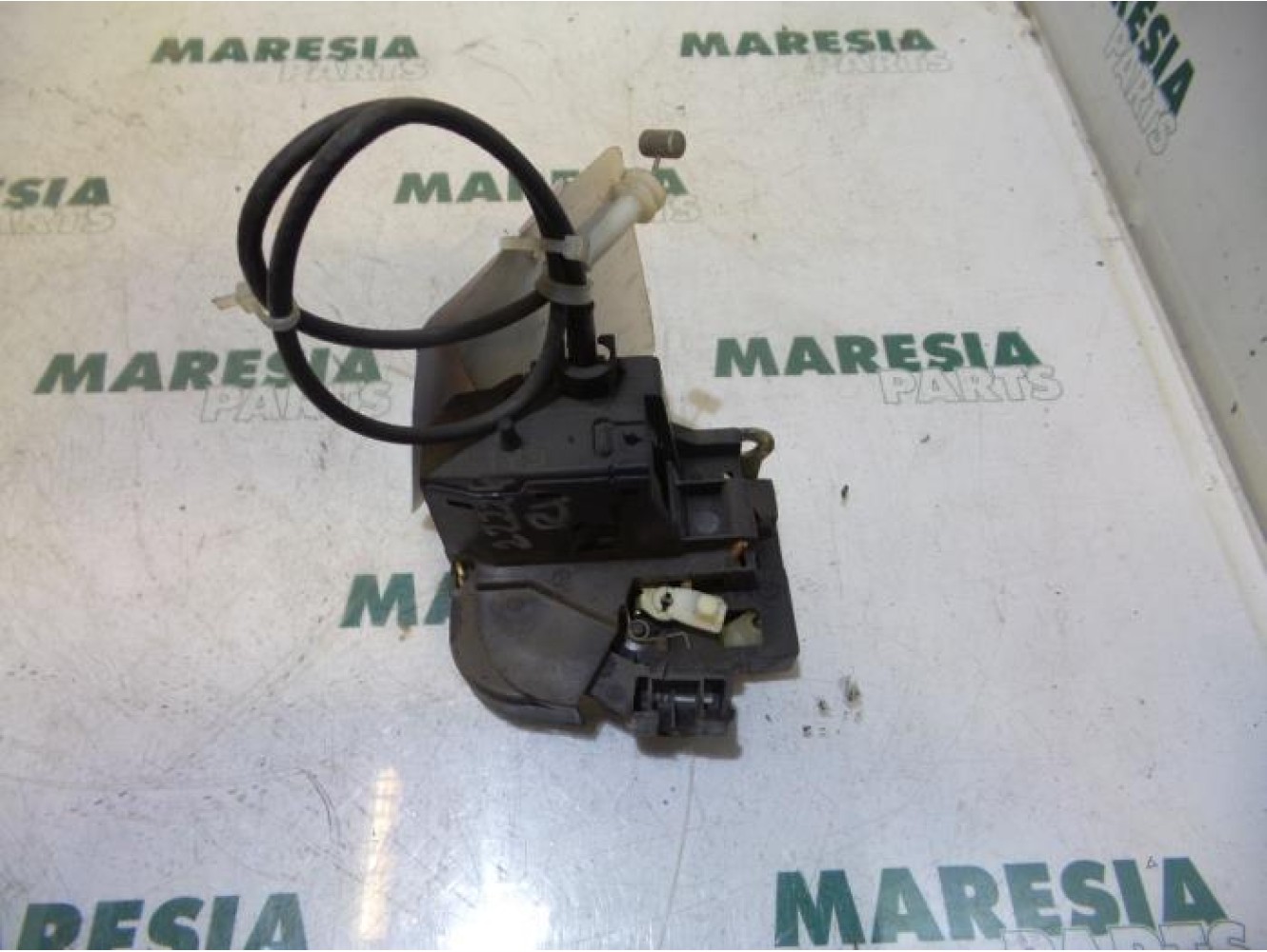 Renault - Megane Scenic - Front door lock mechanism 4-door, right