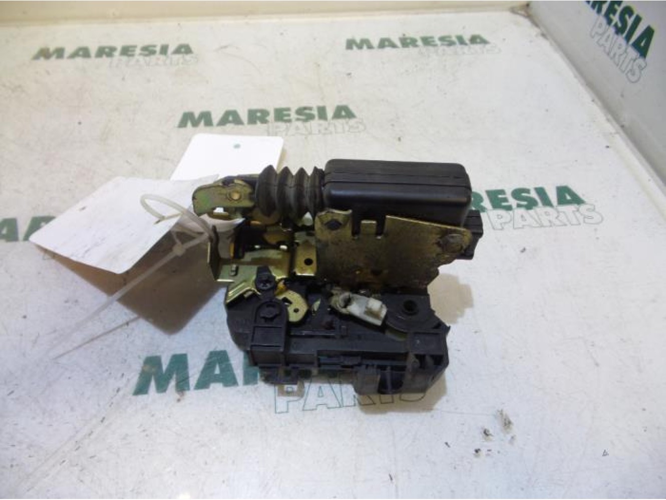 Renault - Megane Scenic - Front door lock mechanism 4-door, right
