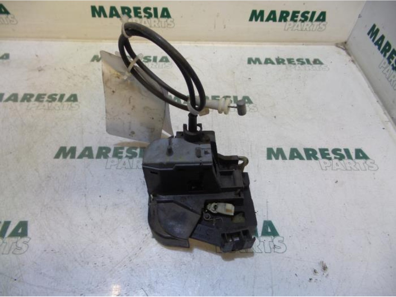 Renault - Megane Scenic - Front door lock mechanism 4-door, right
