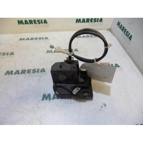 Renault - Megane Scenic - Front door lock mechanism 4-door, right