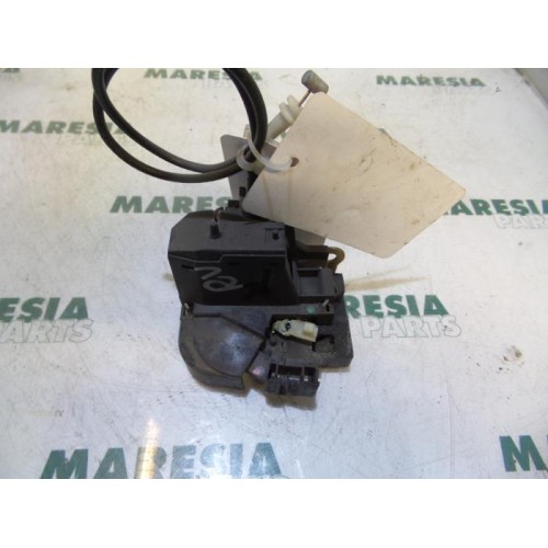 Renault - Megane Scenic - Front door lock mechanism 4-door, right