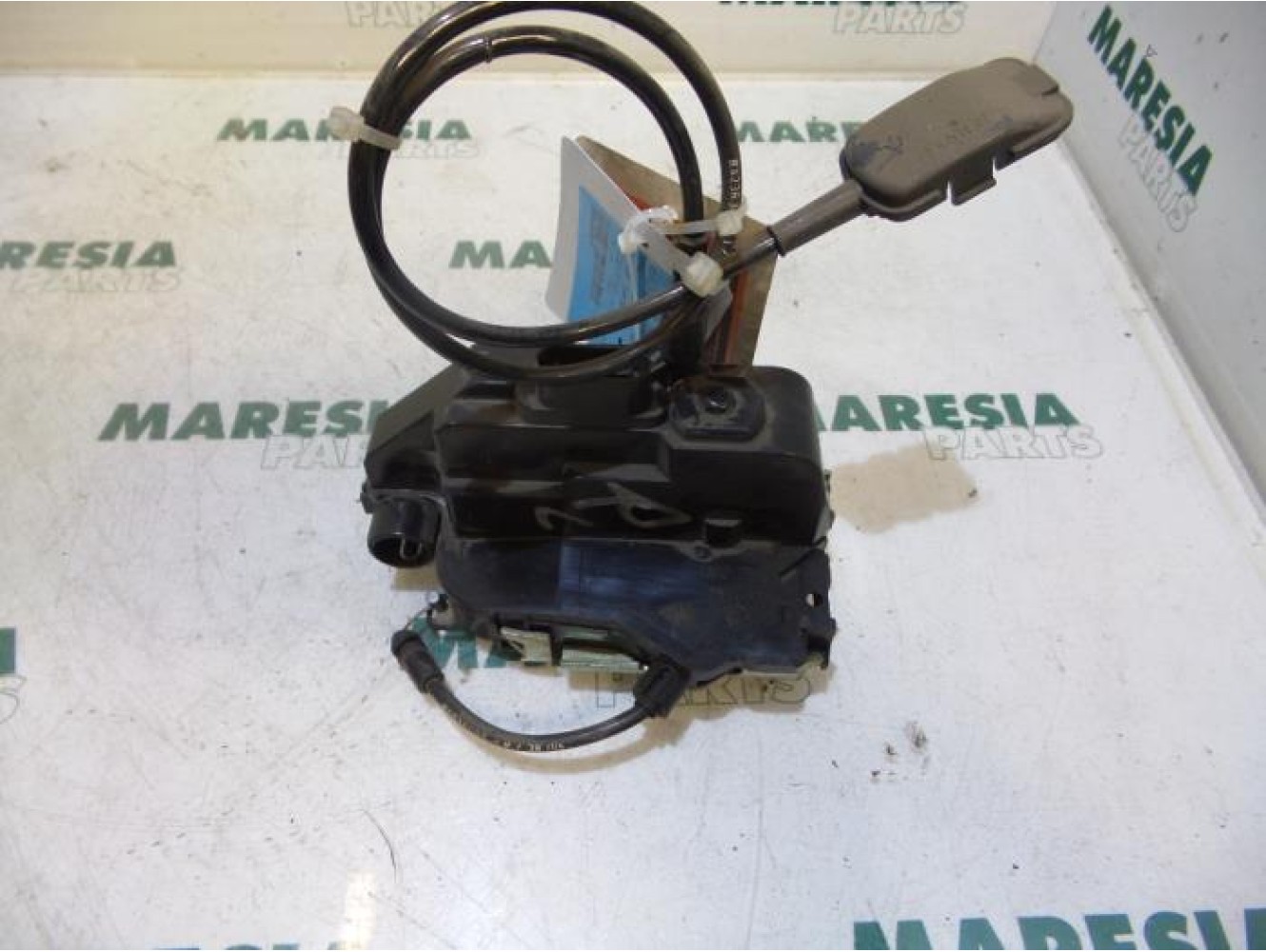 Renault - Megane Scenic - Front door lock mechanism 4-door, right