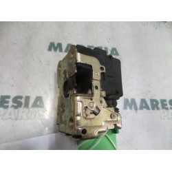Renault - Clio - Front door lock mechanism 4-door, right
