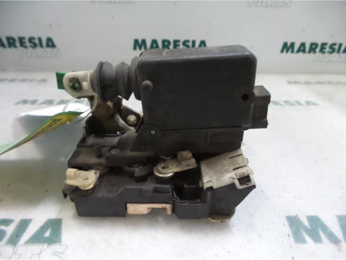 Renault - Clio - Front door lock mechanism 4-door, right