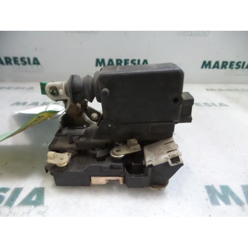 Renault - Clio - Front door lock mechanism 4-door, right