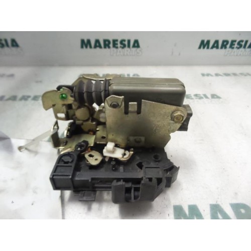 Renault - Clio - Front door lock mechanism 4-door, right