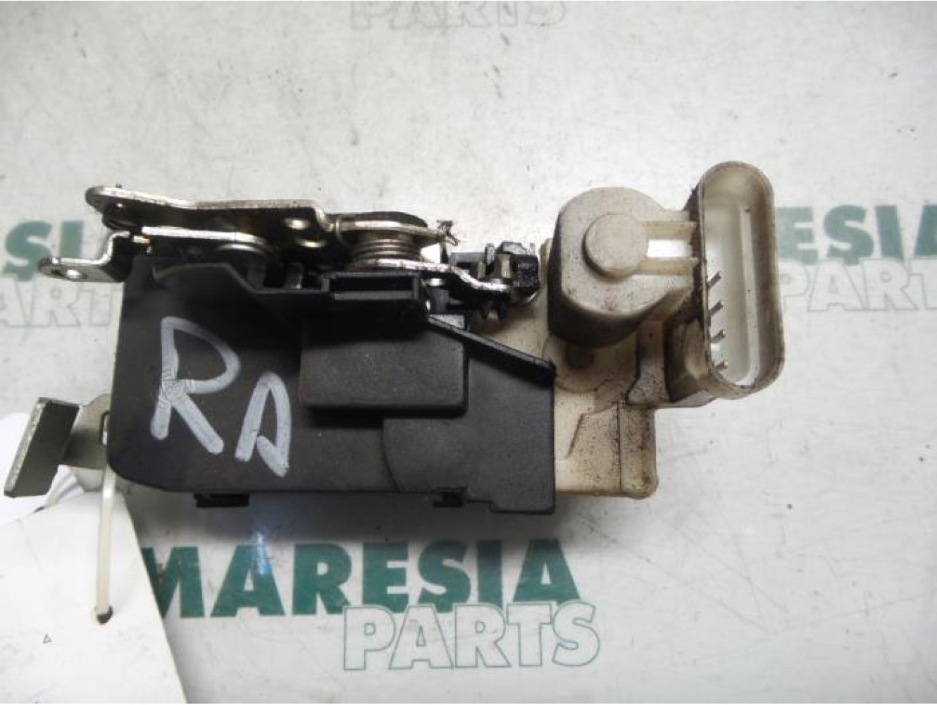 Fiat - Punto - Rear door mechanism 4-door, right