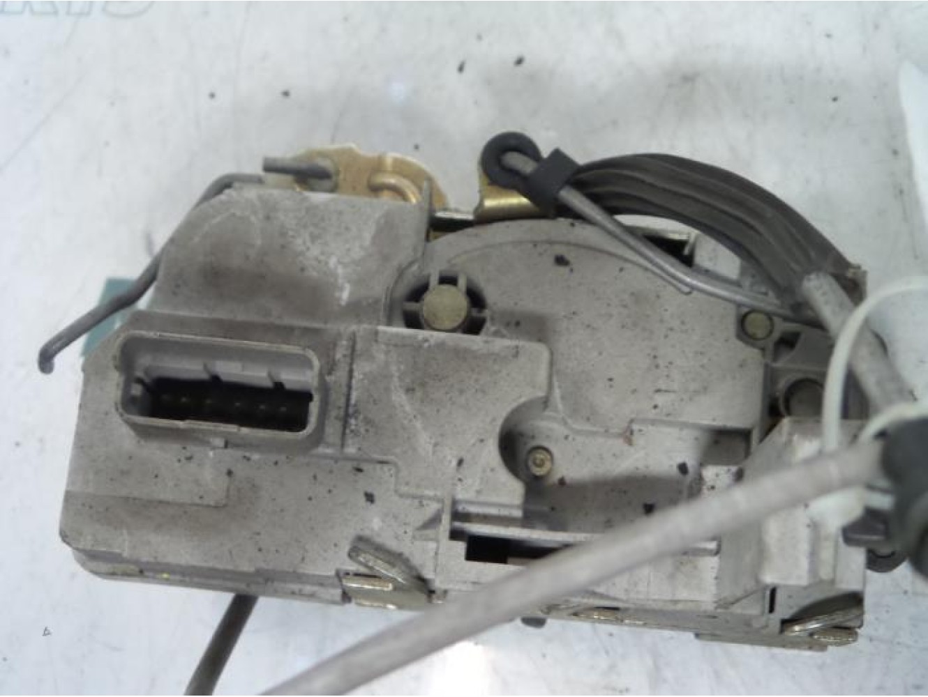 Peugeot - 307 - Door lock mechanism 4-door, front left