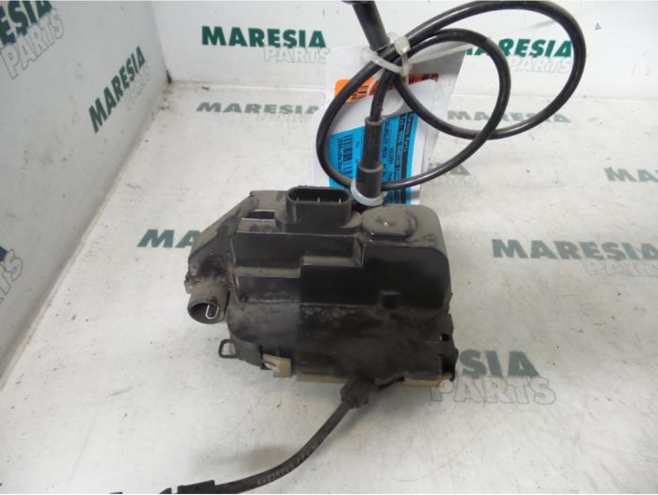 Renault - Megane Scenic - Front door lock mechanism 4-door, right