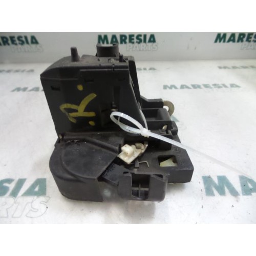 Renault - Clio - Door lock mechanism 2-door, right