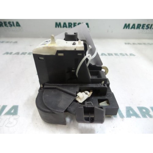 Renault - Clio - Door lock mechanism 2-door, right