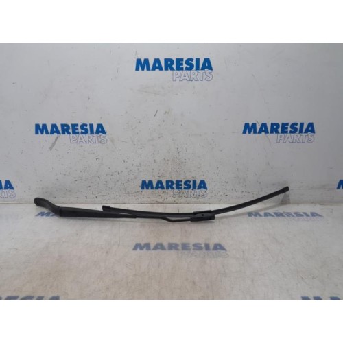 Citroen - C3 - Front wiper arm