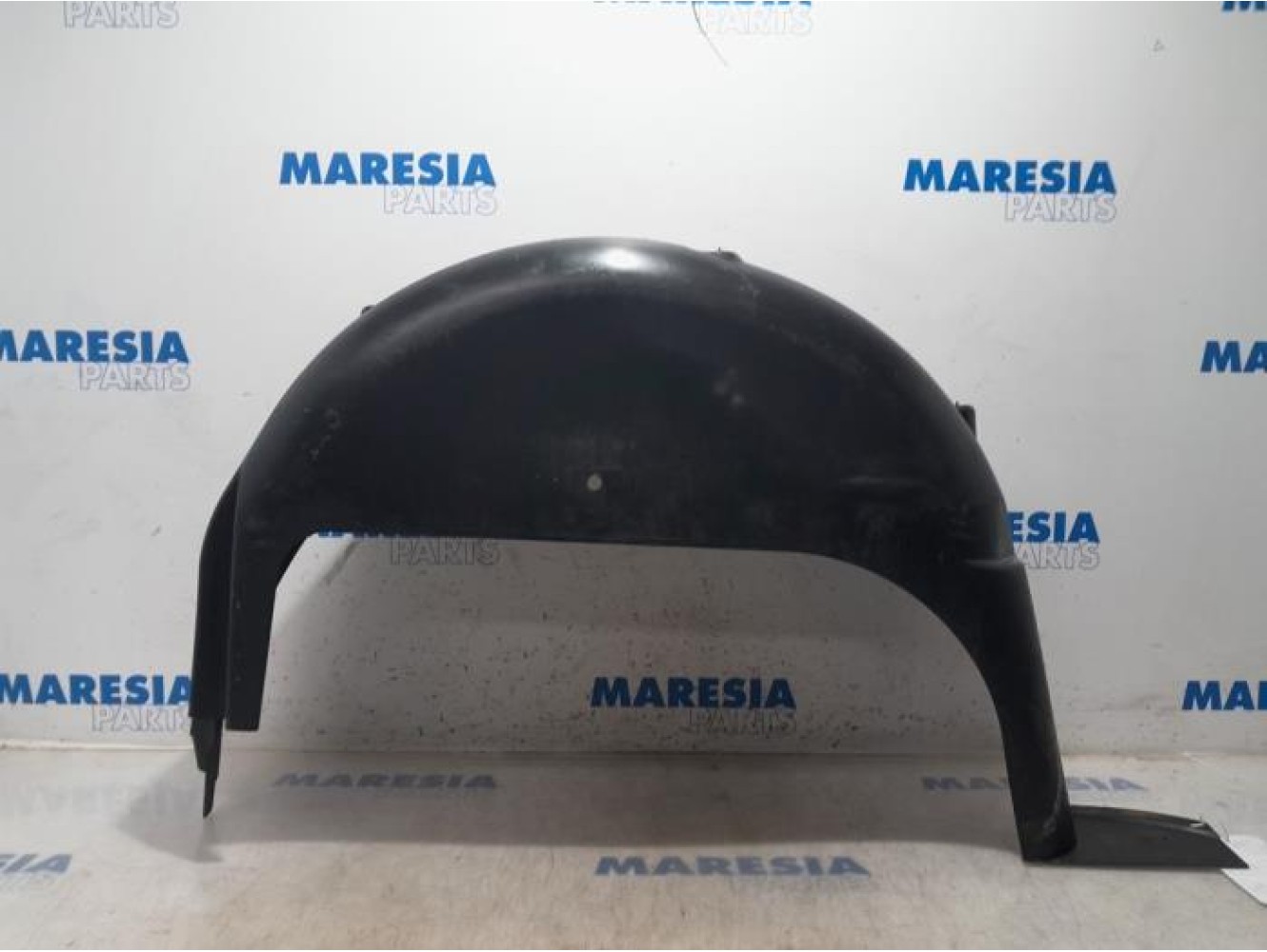 Renault - Megane - Wheel arch liner