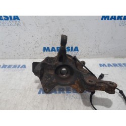 Renault - Megane - Knuckle, front left