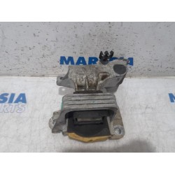 Renault - Megane - Engine mount