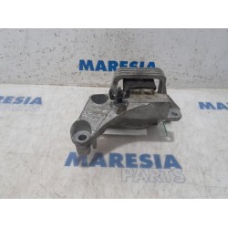 Renault - Megane - Engine mount
