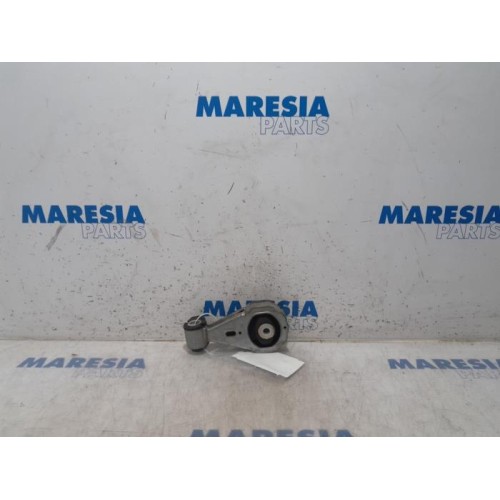 Renault - Megane - Engine mount