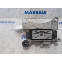 Renault - Megane - Engine mount