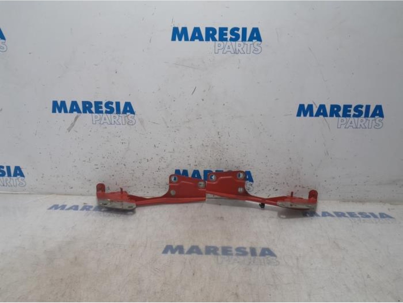 Renault - Megane - Bonnet Hinge