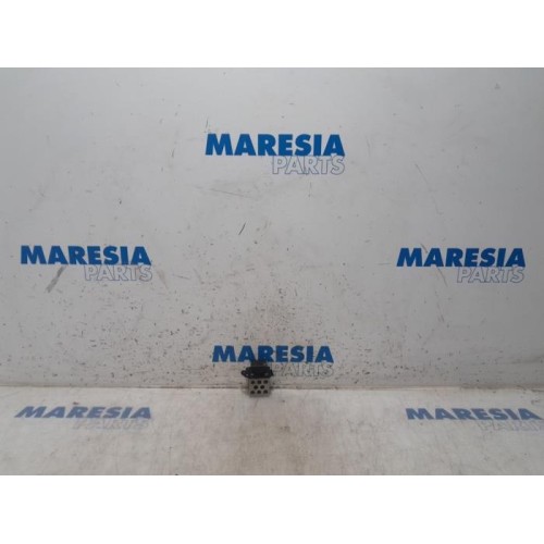 Renault - Megane - Cooling fan resistor