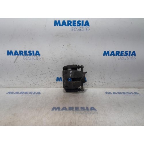 Renault - Kangoo - Front brake calliper, right