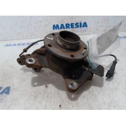 Renault - Megane - Fusee links-voor