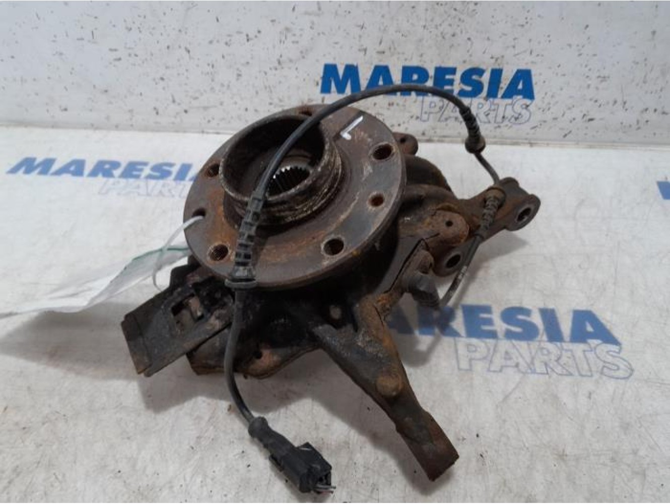 Renault - Megane - Fusee links-voor