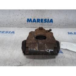 Renault - Megane - Front brake calliper, left