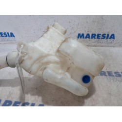 Peugeot - 207 - Front windscreen washer reservoir
