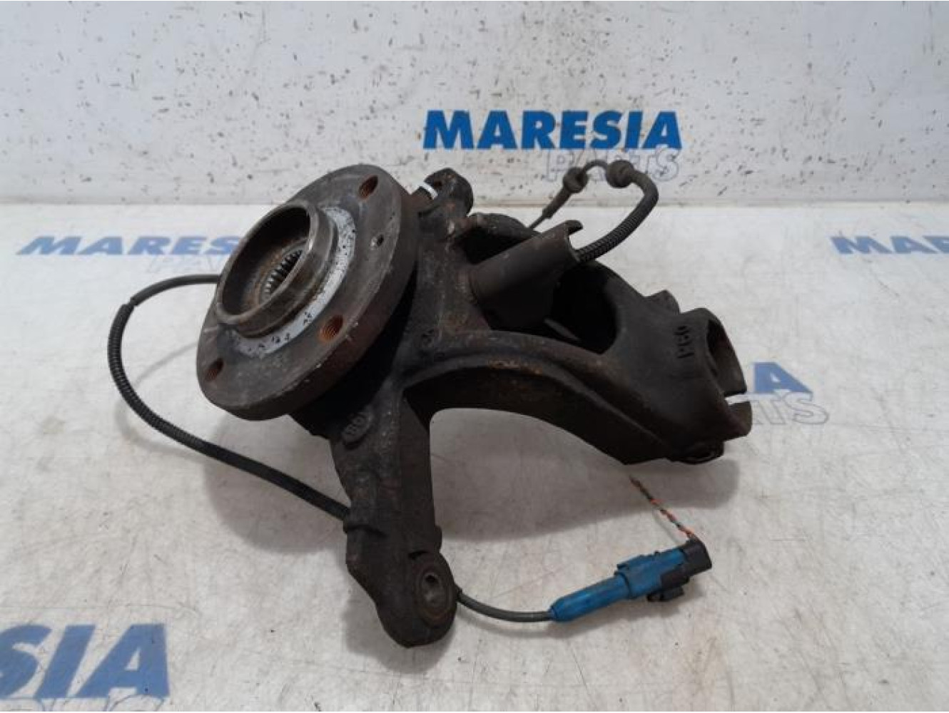 Peugeot - 207 - Fusee links-voor