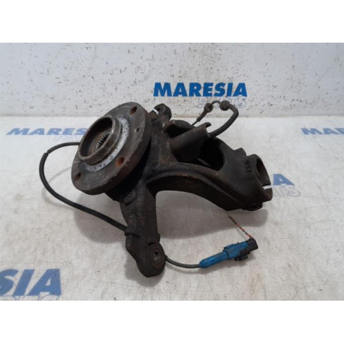 Peugeot - 207 - Fusee links-voor