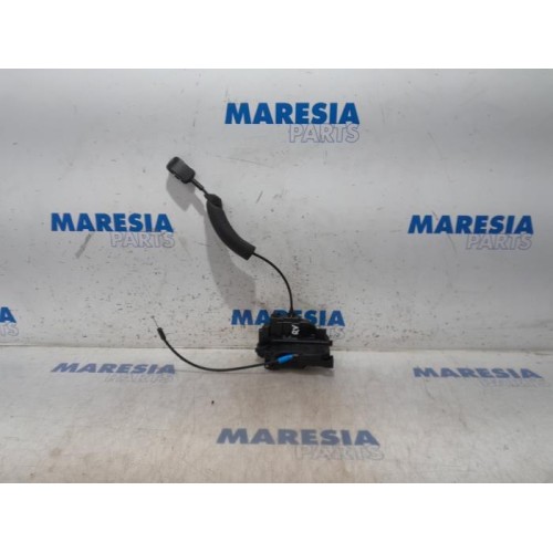 Renault - Megane - Front door lock mechanism 4-door, right