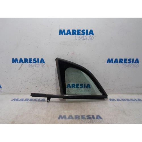 Citroen - DS3 - Quarter light, front left