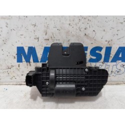 Citroen - DS3 - Tailgate lock mechanism