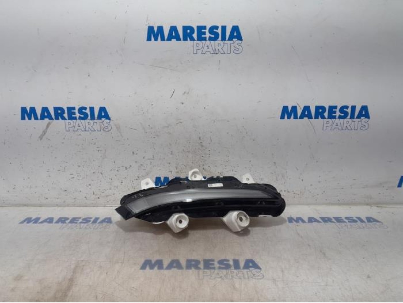 Peugeot - 208 - Tageslicht links